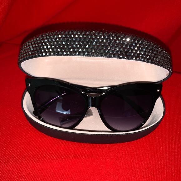 About That Bling Eyewear Case - Picture 2 of 2